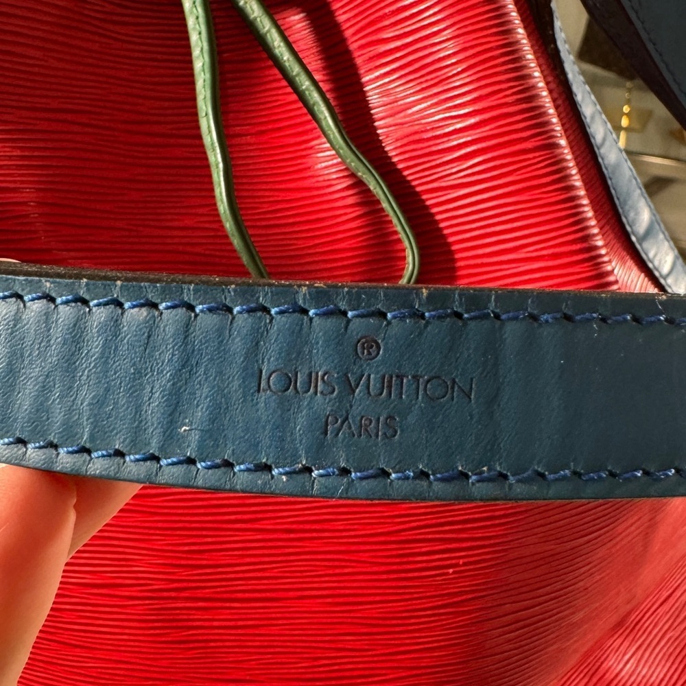 Louis Vuitton LV Shoulder Bag Noe Red Epi - Picture 6 of 15